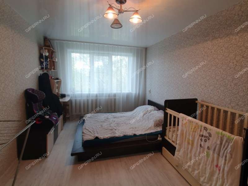 трёхкомнатная квартира в 3-м микрорайоне дом 5 город Кстово