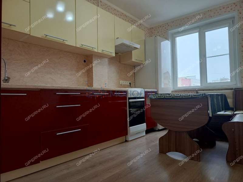 трёхкомнатная квартира на улице Карла Маркса дом 14