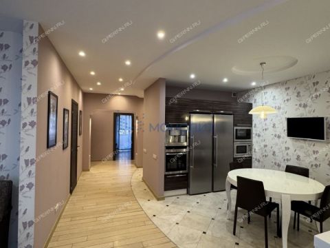 4-komnatnaya-ul-bonch-bruevicha-d-8a фото