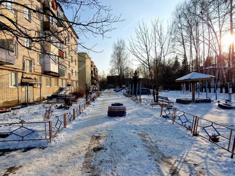 двухкомнатная квартира на Школьной улице дом 25 посёлок Ждановский